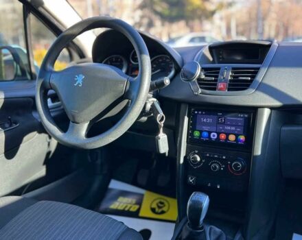 Белый Пежо 207, объемом двигателя 1.4 л и пробегом 209 тыс. км за 3900 $, фото 15 на Automoto.ua