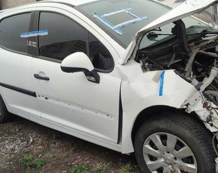 Білий Пежо 207, об'ємом двигуна 1.36 л та пробігом 214 тис. км за 1000 $, фото 6 на Automoto.ua