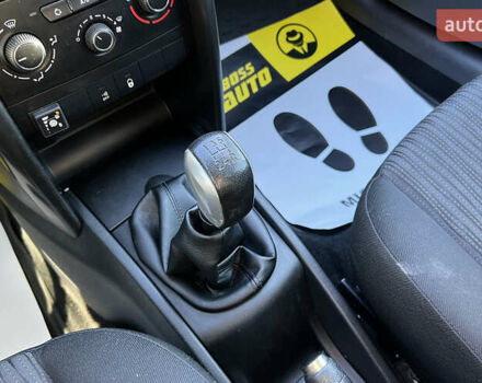 Белый Пежо 207, объемом двигателя 1.36 л и пробегом 238 тыс. км за 3900 $, фото 12 на Automoto.ua