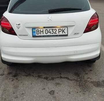 Белый Пежо 207, объемом двигателя 1.36 л и пробегом 179 тыс. км за 4700 $, фото 21 на Automoto.ua