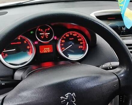 Белый Пежо 207, объемом двигателя 1.36 л и пробегом 179 тыс. км за 4700 $, фото 9 на Automoto.ua