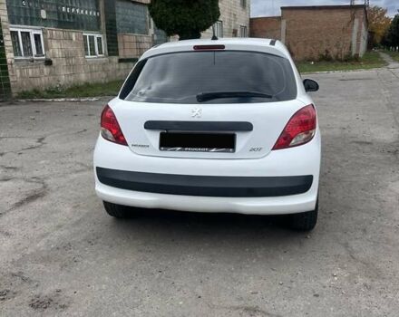 Пежо 207 2010 в Лубнах на Automoto.ua Белый Пежо 207, объемом двигателя 1.36 л и пробегом 190 тыс. км за 4199 $, фото 3 на Automoto.ua