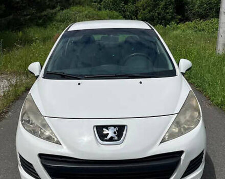 Білий Пежо 207, об'ємом двигуна 1.36 л та пробігом 237 тис. км за 4300 $, фото 3 на Automoto.ua