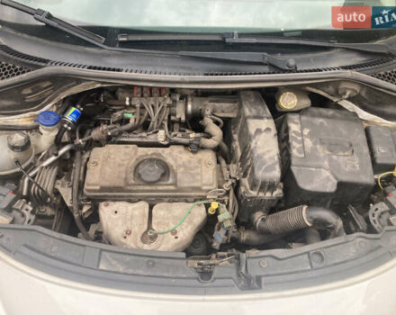 Білий Пежо 207, об'ємом двигуна 1.36 л та пробігом 237 тис. км за 4300 $, фото 35 на Automoto.ua