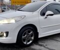 Белый Пежо 207, объемом двигателя 1.36 л и пробегом 179 тыс. км за 4700 $, фото 1 на Automoto.ua