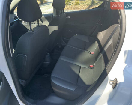 Білий Пежо 207, об'ємом двигуна 1.4 л та пробігом 241 тис. км за 5150 $, фото 21 на Automoto.ua