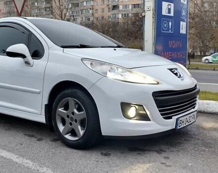 Белый Пежо 207, объемом двигателя 1.36 л и пробегом 179 тыс. км за 4700 $, фото 4 на Automoto.ua