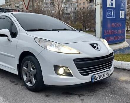Белый Пежо 207, объемом двигателя 1.36 л и пробегом 179 тыс. км за 4700 $, фото 3 на Automoto.ua