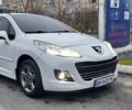 Белый Пежо 207, объемом двигателя 1.36 л и пробегом 179 тыс. км за 4700 $, фото 3 на Automoto.ua