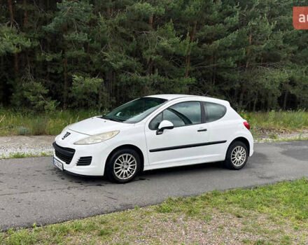 Білий Пежо 207, об'ємом двигуна 1.36 л та пробігом 237 тис. км за 4300 $, фото 1 на Automoto.ua