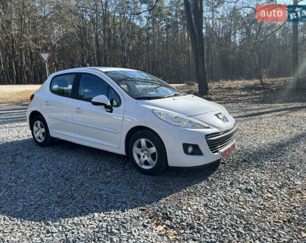 Білий Пежо 207, об'ємом двигуна 1.4 л та пробігом 241 тис. км за 5150 $, фото 3 на Automoto.ua