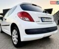 Білий Пежо 207, об'ємом двигуна 1.36 л та пробігом 200 тис. км за 4900 $, фото 14 на Automoto.ua