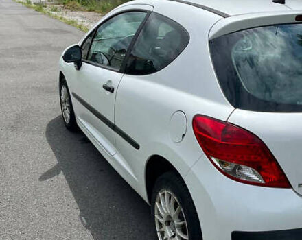 Білий Пежо 207, об'ємом двигуна 1.36 л та пробігом 237 тис. км за 4300 $, фото 6 на Automoto.ua