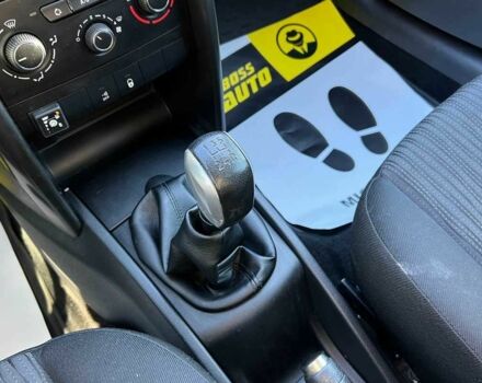 Белый Пежо 207, объемом двигателя 1.4 л и пробегом 209 тыс. км за 3900 $, фото 12 на Automoto.ua