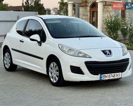 Білий Пежо 207, об'ємом двигуна 1.36 л та пробігом 200 тис. км за 4900 $, фото 4 на Automoto.ua