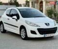 Білий Пежо 207, об'ємом двигуна 1.36 л та пробігом 200 тис. км за 4900 $, фото 4 на Automoto.ua