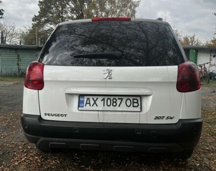 Белый Пежо 207, объемом двигателя 1.6 л и пробегом 272 тыс. км за 5300 $, фото 2 на Automoto.ua