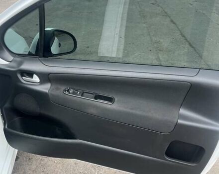 Пежо 207 2010 в Лубнах на Automoto.ua Белый Пежо 207, объемом двигателя 1.36 л и пробегом 190 тыс. км за 4199 $, фото 17 на Automoto.ua