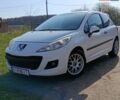 Білий Пежо 207, об'ємом двигуна 1.4 л та пробігом 230 тис. км за 3300 $, фото 1 на Automoto.ua