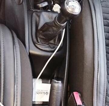 Белый Пежо 207, объемом двигателя 1.36 л и пробегом 179 тыс. км за 4700 $, фото 8 на Automoto.ua