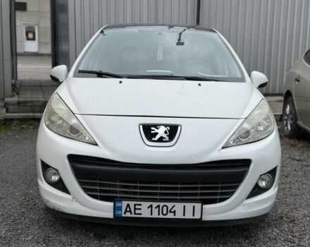 Белый Пежо 207, объемом двигателя 1.6 л и пробегом 180 тыс. км за 5200 $, фото 1 на Automoto.ua