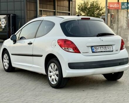 Білий Пежо 207, об'ємом двигуна 1.36 л та пробігом 200 тис. км за 4900 $, фото 6 на Automoto.ua