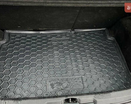 Білий Пежо 207, об'ємом двигуна 1.36 л та пробігом 237 тис. км за 4300 $, фото 9 на Automoto.ua