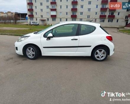 Белый Пежо 207, объемом двигателя 1.36 л и пробегом 269 тыс. км за 3500 $, фото 3 на Automoto.ua