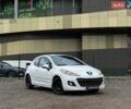 Белый Пежо 207, объемом двигателя 1.36 л и пробегом 213 тыс. км за 4790 $, фото 1 на Automoto.ua