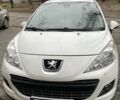 Белый Пежо 207, объемом двигателя 1.36 л и пробегом 137 тыс. км за 5300 $, фото 1 на Automoto.ua