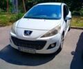Белый Пежо 207, объемом двигателя 1.4 л и пробегом 226 тыс. км за 3800 $, фото 1 на Automoto.ua