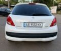 Белый Пежо 207, объемом двигателя 1.4 л и пробегом 211 тыс. км за 5700 $, фото 5 на Automoto.ua