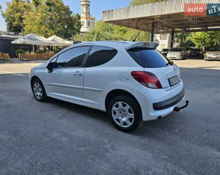 Пежо 207 2011 в Киеве на Automoto.ua Белый Пежо 207, объемом двигателя 1.36 л и пробегом 200 тыс. км за 3600 $, фото 6 на Automoto.ua