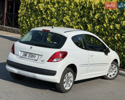 Білий Пежо 207, об'ємом двигуна 1.4 л та пробігом 173 тис. км за 4500 $, фото 20 на Automoto.ua