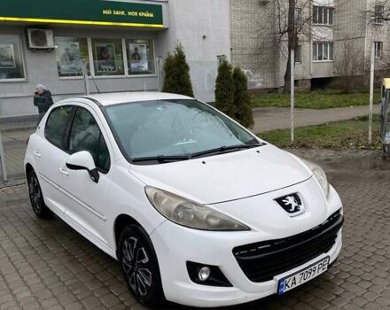 Белый Пежо 207, объемом двигателя 1.4 л и пробегом 262 тыс. км за 5000 $, фото 1 на Automoto.ua