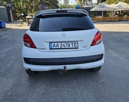 Пежо 207 2011 в Киеве на Automoto.ua Белый Пежо 207, объемом двигателя 1.36 л и пробегом 200 тыс. км за 3600 $, фото 3 на Automoto.ua