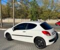 Белый Пежо 207, объемом двигателя 1.4 л и пробегом 273 тыс. км за 3500 $, фото 2 на Automoto.ua