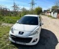 Белый Пежо 207, объемом двигателя 1.36 л и пробегом 245 тыс. км за 5300 $, фото 1 на Automoto.ua