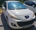 Белый Пежо 207, объемом двигателя 1.36 л и пробегом 226 тыс. км за 3800 $, фото 1 на Automoto.ua
