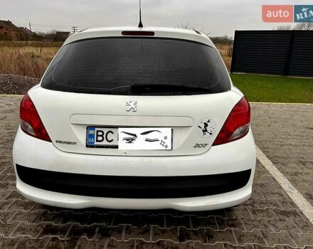 Білий Пежо 207, об'ємом двигуна 1.4 л та пробігом 200 тис. км за 4500 $, фото 8 на Automoto.ua