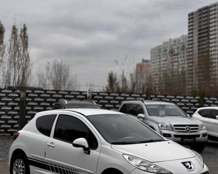 Пежо 207 2011 в Киеве на Automoto.ua Белый Пежо 207, объемом двигателя 1.36 л и пробегом 141 тыс. км за 3950 $, фото 2 на Automoto.ua