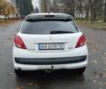 Белый Пежо 207, объемом двигателя 1.36 л и пробегом 200 тыс. км за 3500 $, фото 6 на Automoto.ua