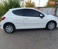 Белый Пежо 207, объемом двигателя 1.4 л и пробегом 211 тыс. км за 5700 $, фото 4 на Automoto.ua