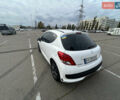 Белый Пежо 207, объемом двигателя 1.36 л и пробегом 192 тыс. км за 5200 $, фото 3 на Automoto.ua