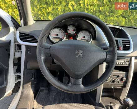 Білий Пежо 207, об'ємом двигуна 1.4 л та пробігом 173 тис. км за 4500 $, фото 42 на Automoto.ua