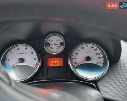 Білий Пежо 207, об'ємом двигуна 1.4 л та пробігом 200 тис. км за 4500 $, фото 1 на Automoto.ua