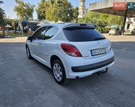 Пежо 207 2011 в Киеве на Automoto.ua Белый Пежо 207, объемом двигателя 1.36 л и пробегом 200 тыс. км за 3600 $, фото 7 на Automoto.ua
