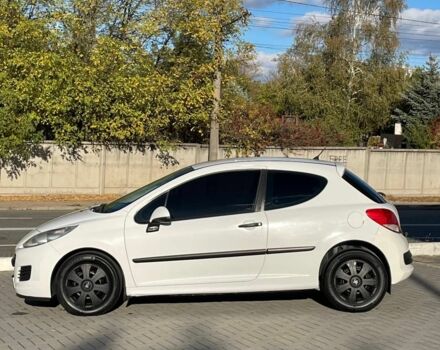 Белый Пежо 207, объемом двигателя 1.4 л и пробегом 273 тыс. км за 3500 $, фото 6 на Automoto.ua
