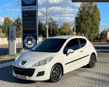 Белый Пежо 207, объемом двигателя 1.36 л и пробегом 278 тыс. км за 3500 $, фото 27 на Automoto.ua