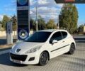 Белый Пежо 207, объемом двигателя 1.36 л и пробегом 278 тыс. км за 3500 $, фото 27 на Automoto.ua